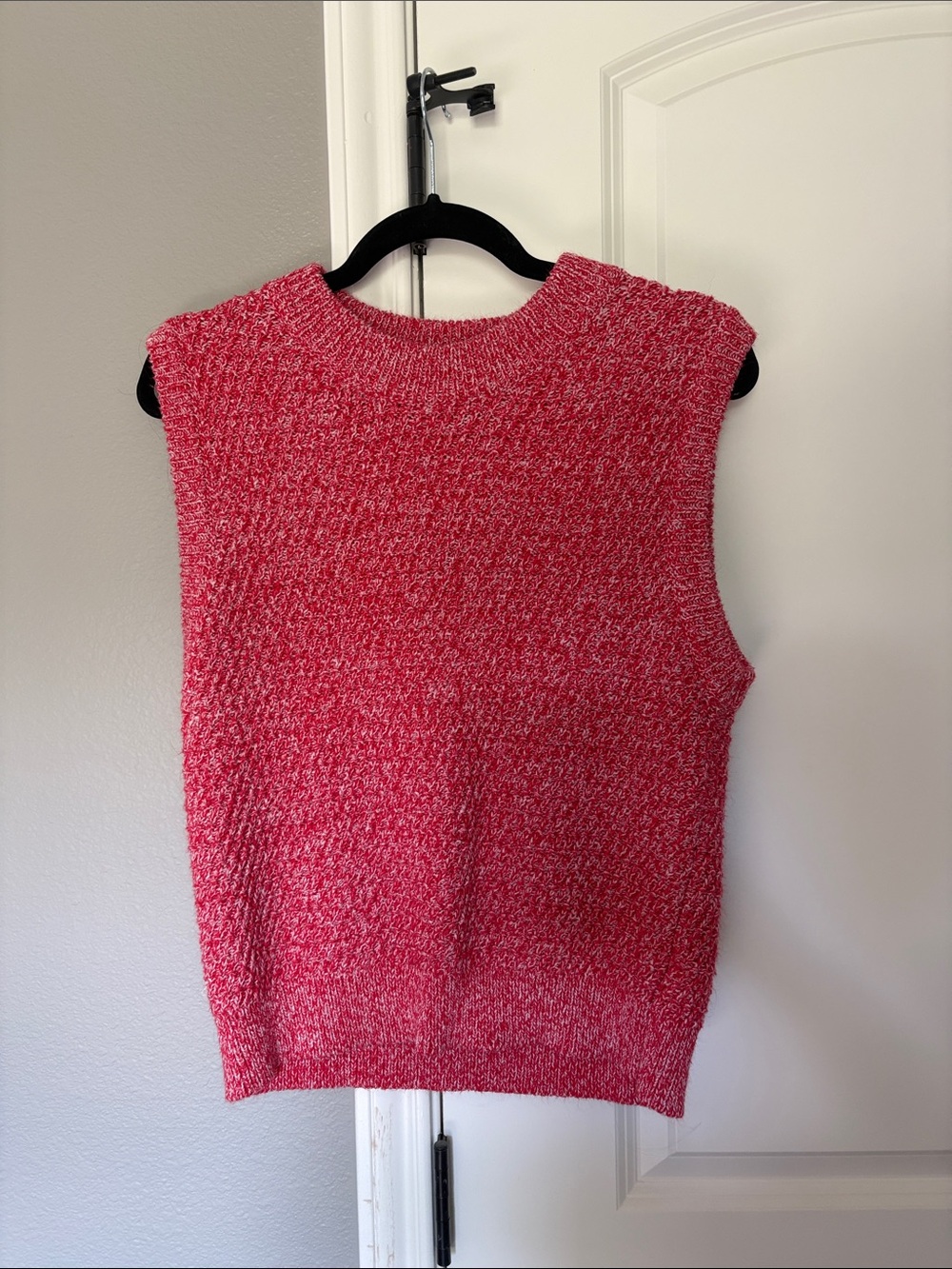 Sleeveless Knit Sweater Vest in red & white